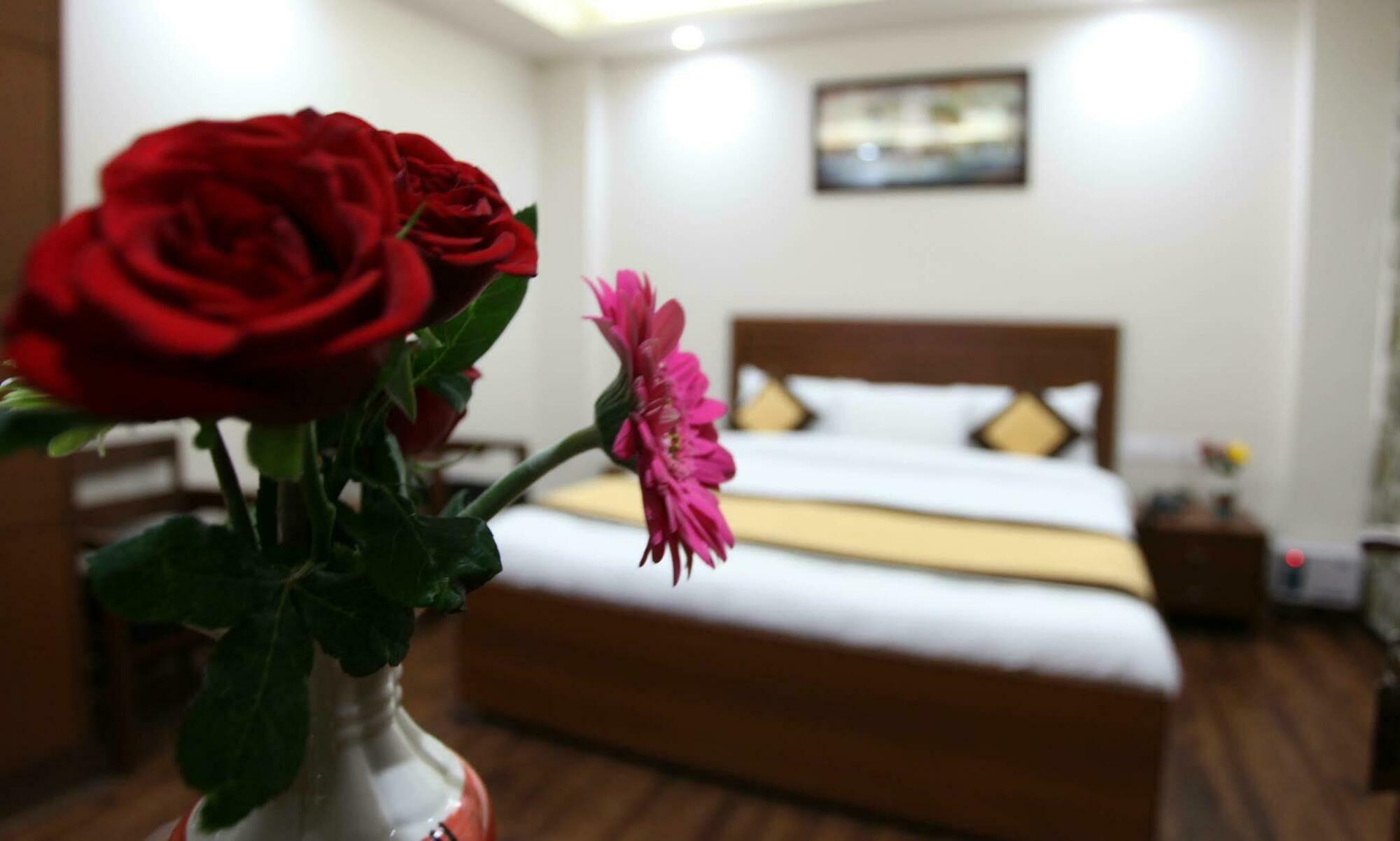 Hotel H.C Grand Нью-Дели Экстерьер фото