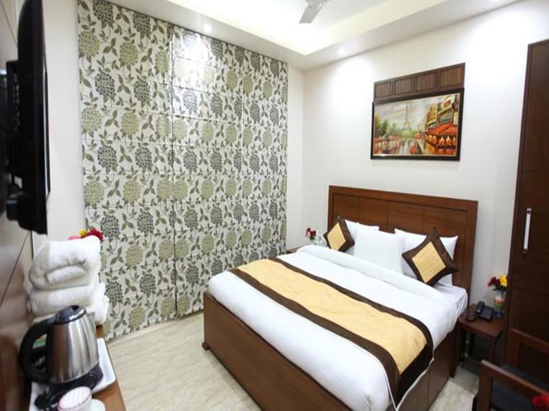 Hotel H.C Grand Нью-Дели Экстерьер фото